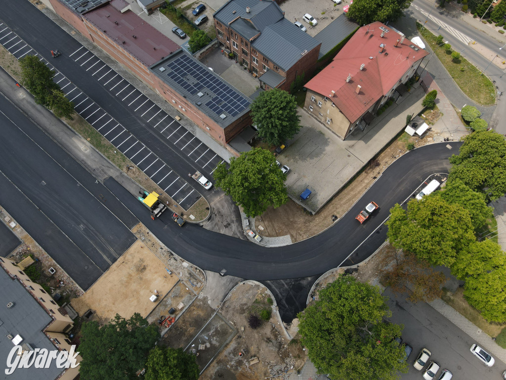Tarnowskie Góry. Centrum przesiadkowe w budowie