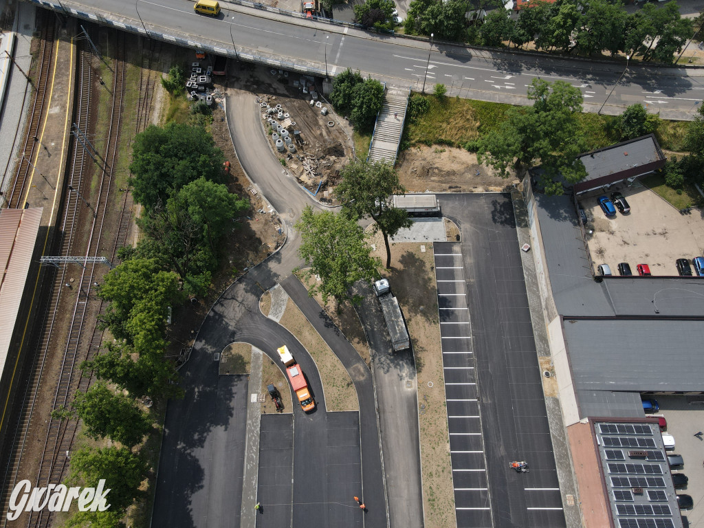 Tarnowskie Góry. Centrum przesiadkowe w budowie
