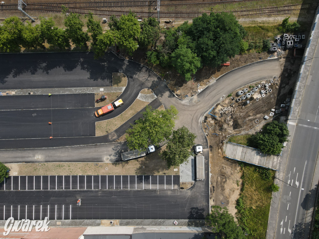 Tarnowskie Góry. Centrum przesiadkowe w budowie