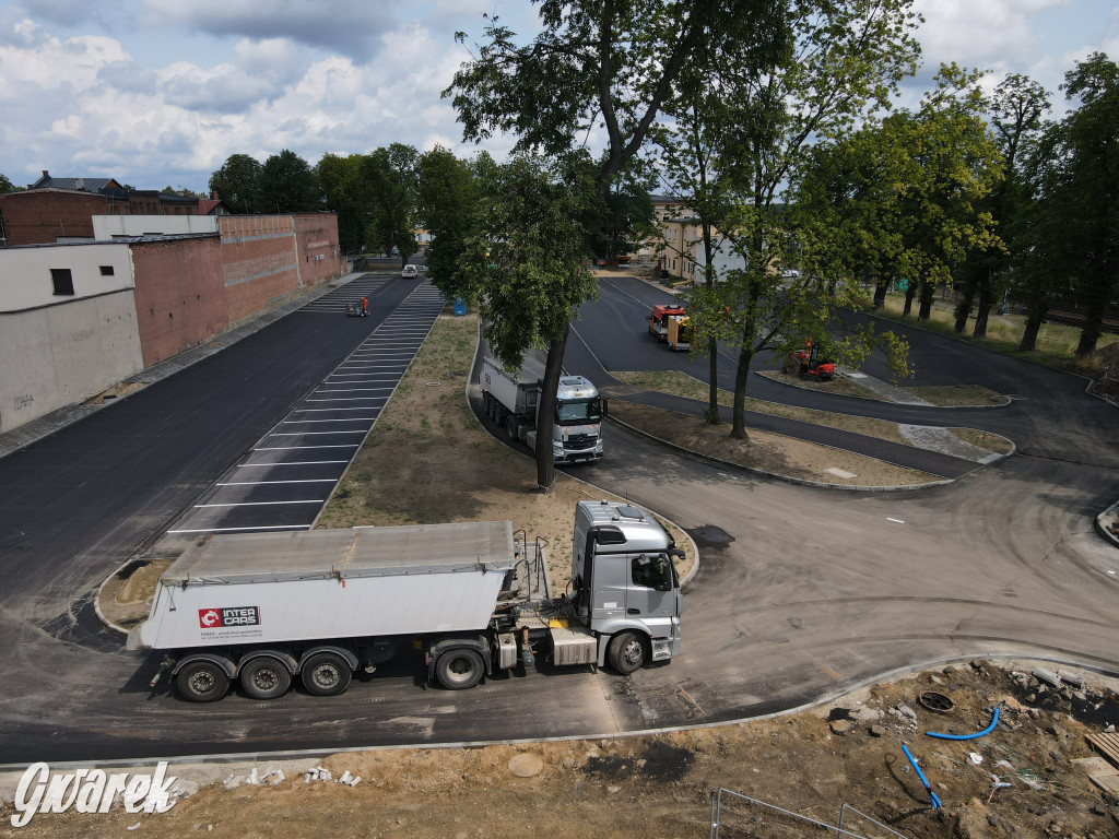 Tarnowskie Góry. Centrum przesiadkowe w budowie