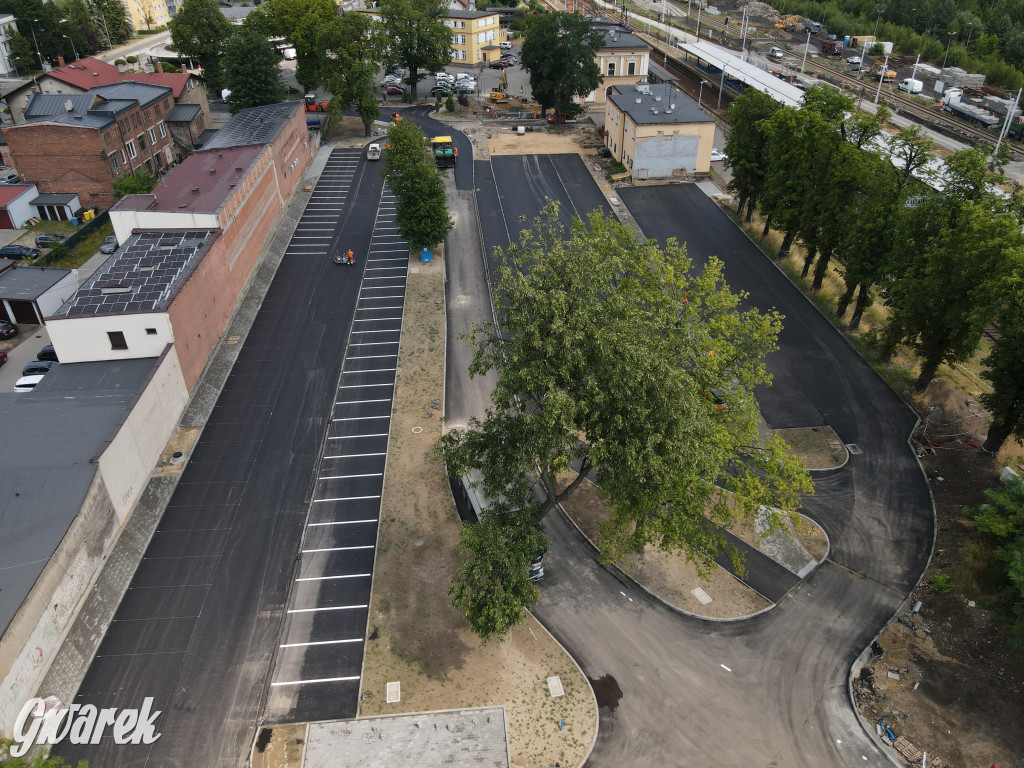 Tarnowskie Góry. Centrum przesiadkowe w budowie