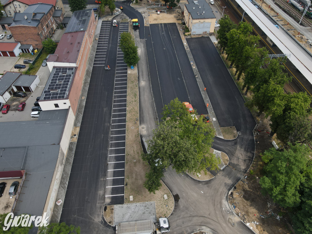 Tarnowskie Góry. Centrum przesiadkowe w budowie