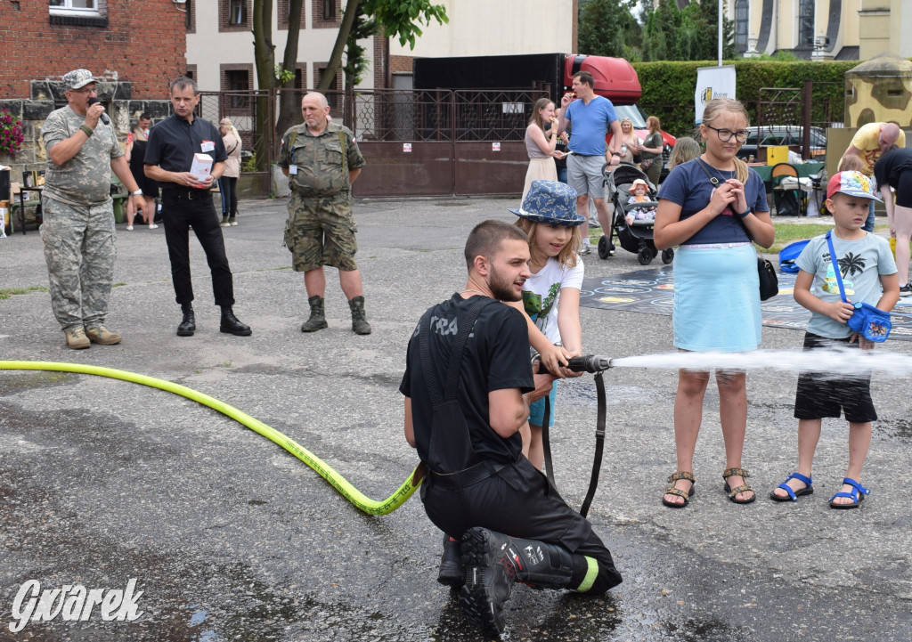 Miły pułkownik MO. Obraz wspomnień po PRL-u