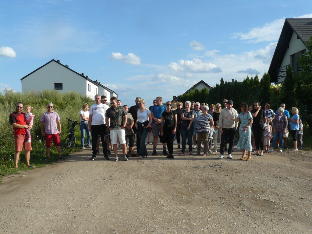 Nakło Śląskie. Mieszkańcy walczą z plagą much