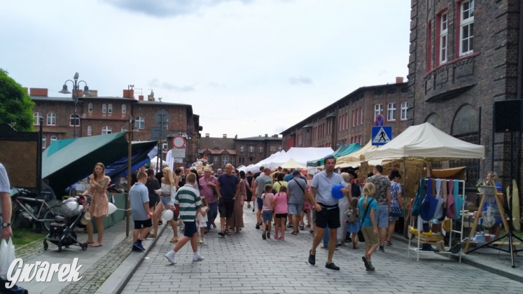 Zatłoczony Nikisz, bo to przecież Jarmark u Babci Anny [FOTO]