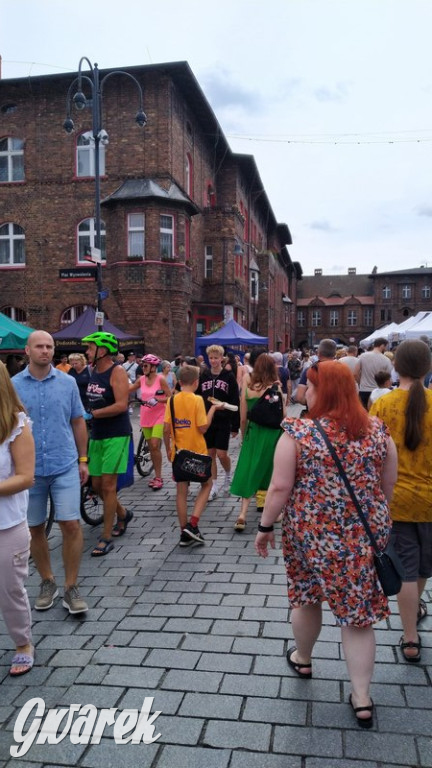 Zatłoczony Nikisz, bo to przecież Jarmark u Babci Anny [FOTO]