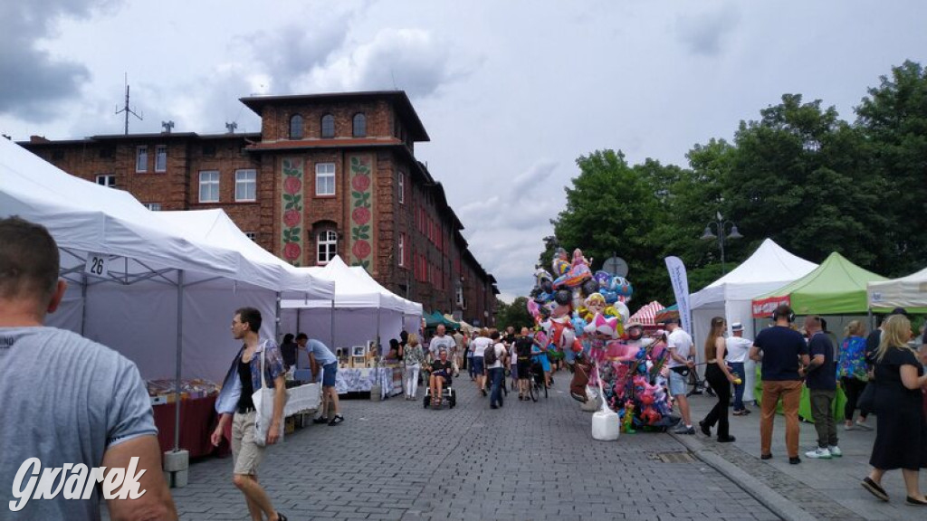 Zatłoczony Nikisz, bo to przecież Jarmark u Babci Anny [FOTO]