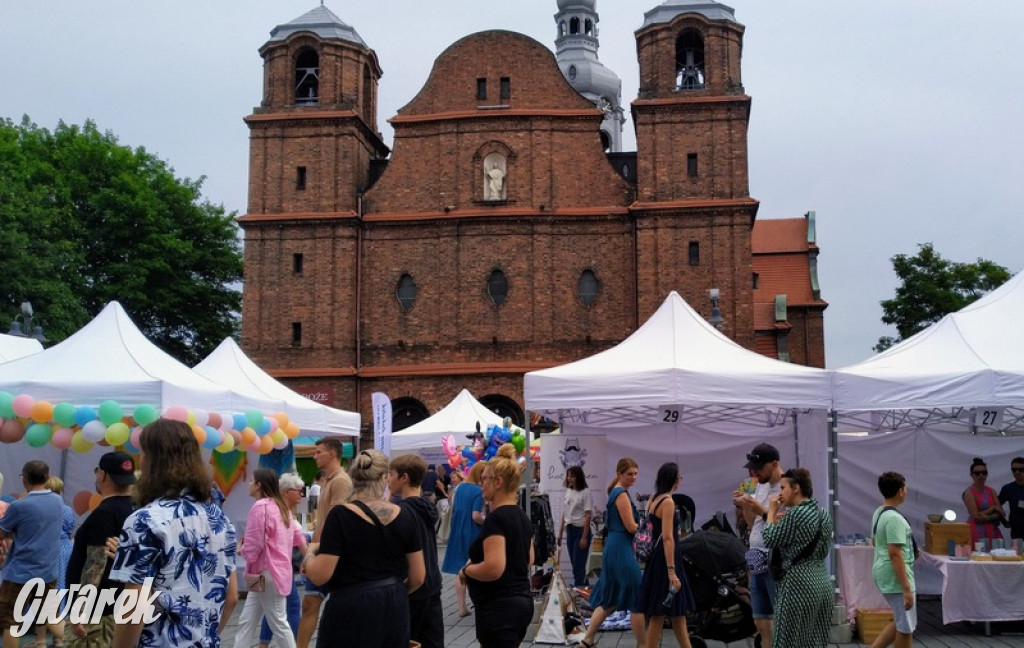 Zatłoczony Nikisz, bo to przecież Jarmark u Babci Anny [FOTO]