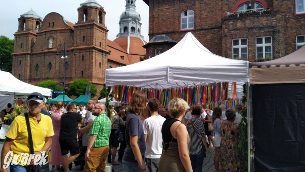 Zatłoczony Nikisz, bo to przecież Jarmark u Babci Anny [FOTO]