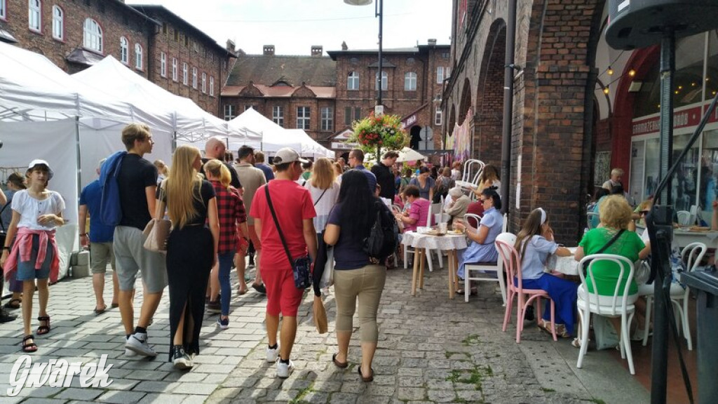 Zatłoczony Nikisz, bo to przecież Jarmark u Babci Anny [FOTO]