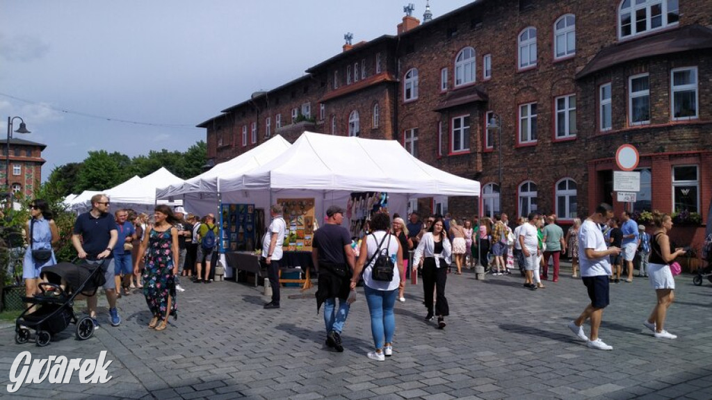 Zatłoczony Nikisz, bo to przecież Jarmark u Babci Anny [FOTO]