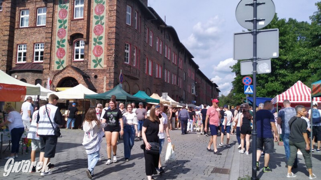 Zatłoczony Nikisz, bo to przecież Jarmark u Babci Anny [FOTO]