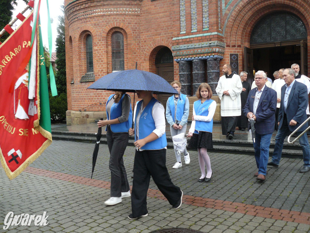 Deszczowy odpust w Bobrownikach Śląskich [FOTO]