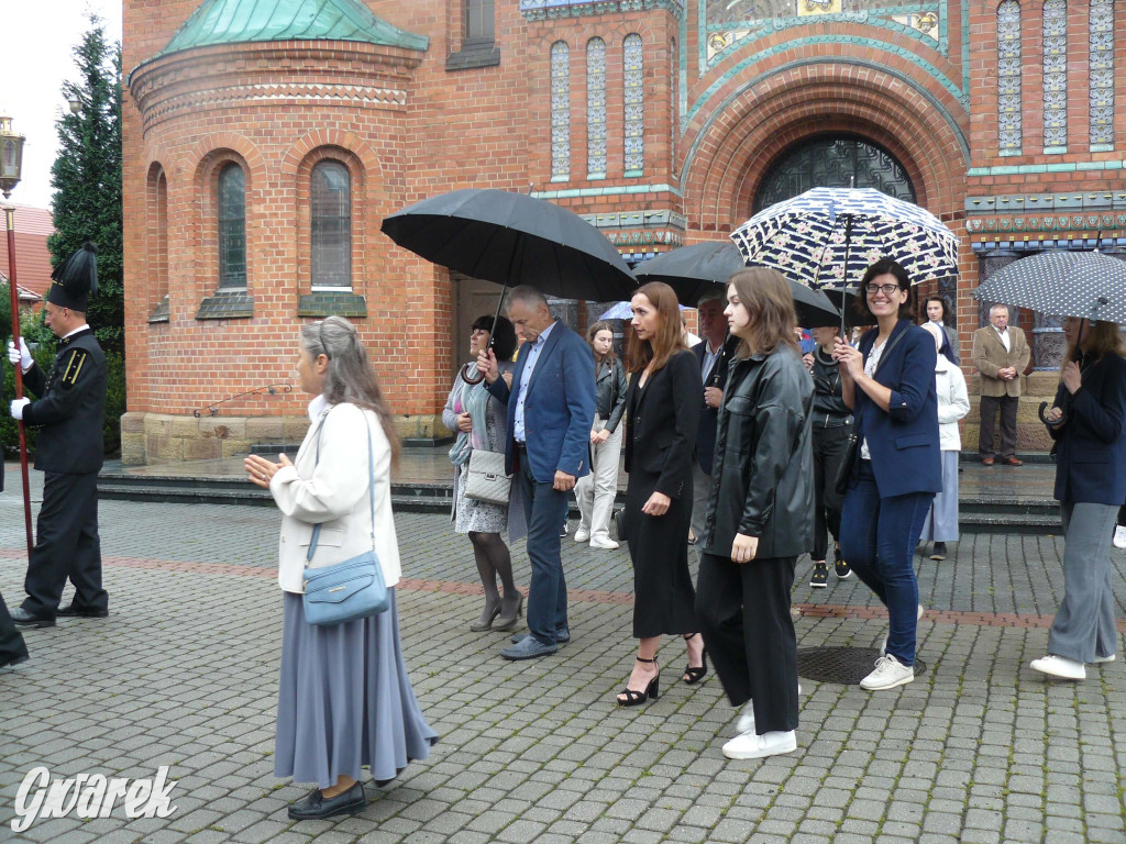 Deszczowy odpust w Bobrownikach Śląskich [FOTO]