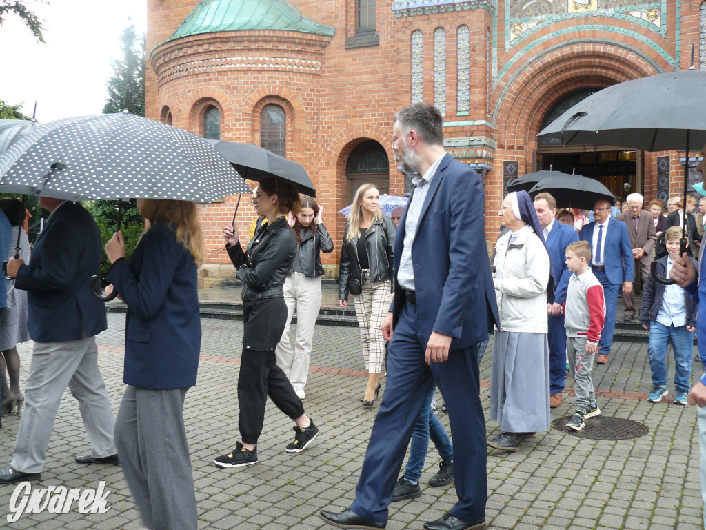 Deszczowy odpust w Bobrownikach Śląskich [FOTO]