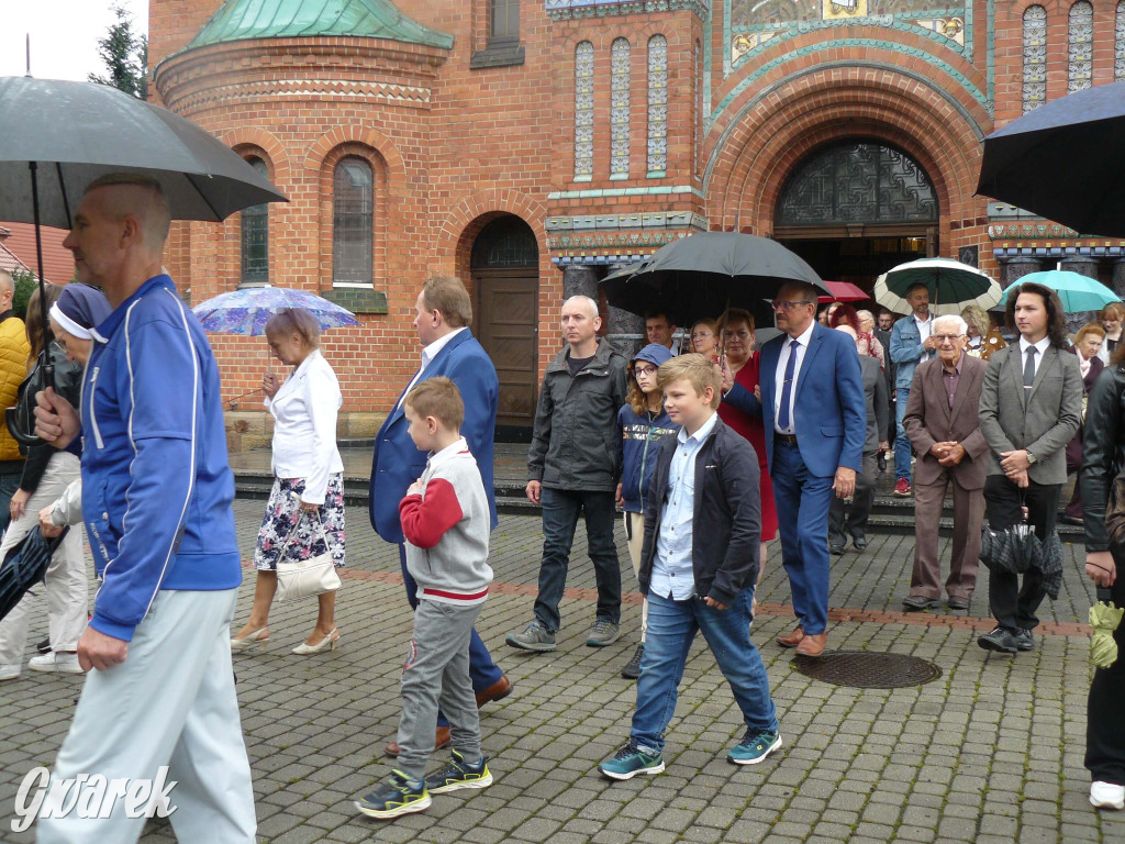 Deszczowy odpust w Bobrownikach Śląskich [FOTO]