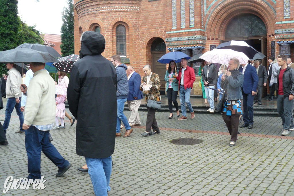 Deszczowy odpust w Bobrownikach Śląskich [FOTO]