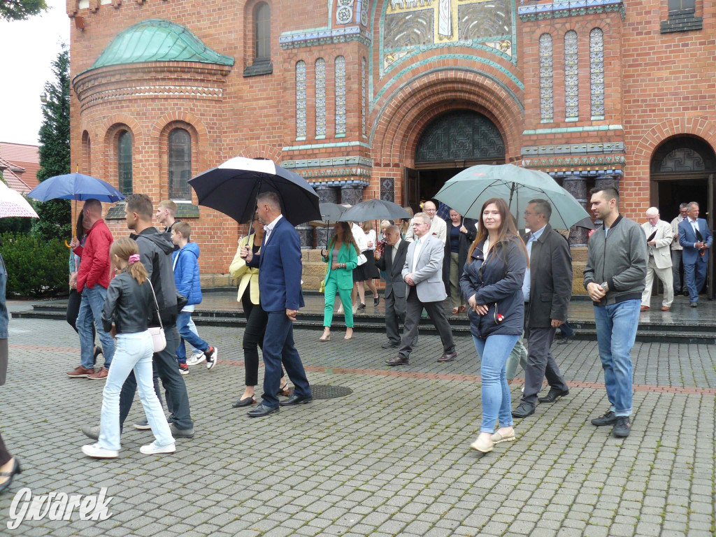 Deszczowy odpust w Bobrownikach Śląskich [FOTO]