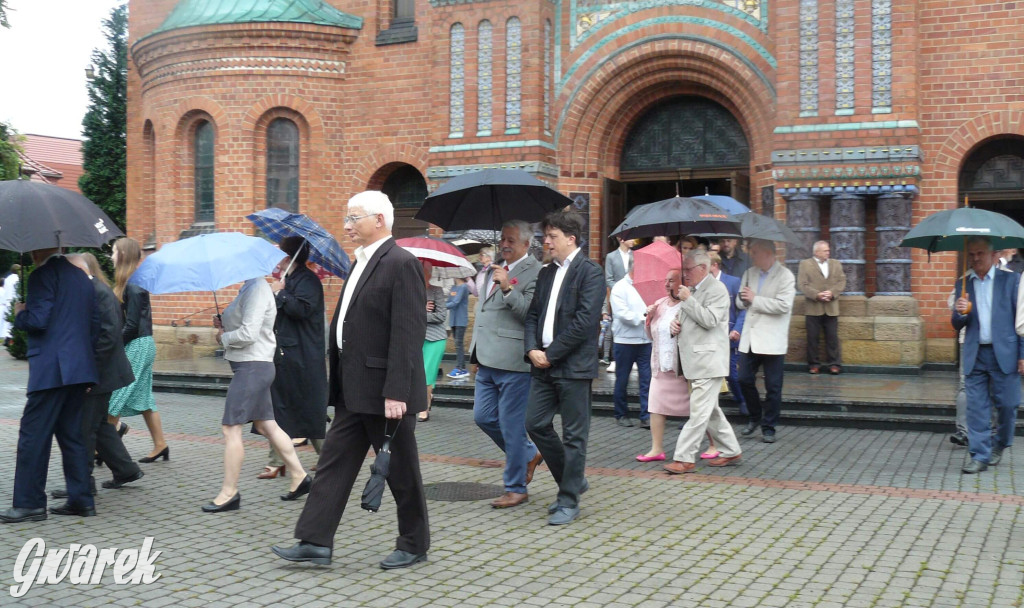 Deszczowy odpust w Bobrownikach Śląskich [FOTO]