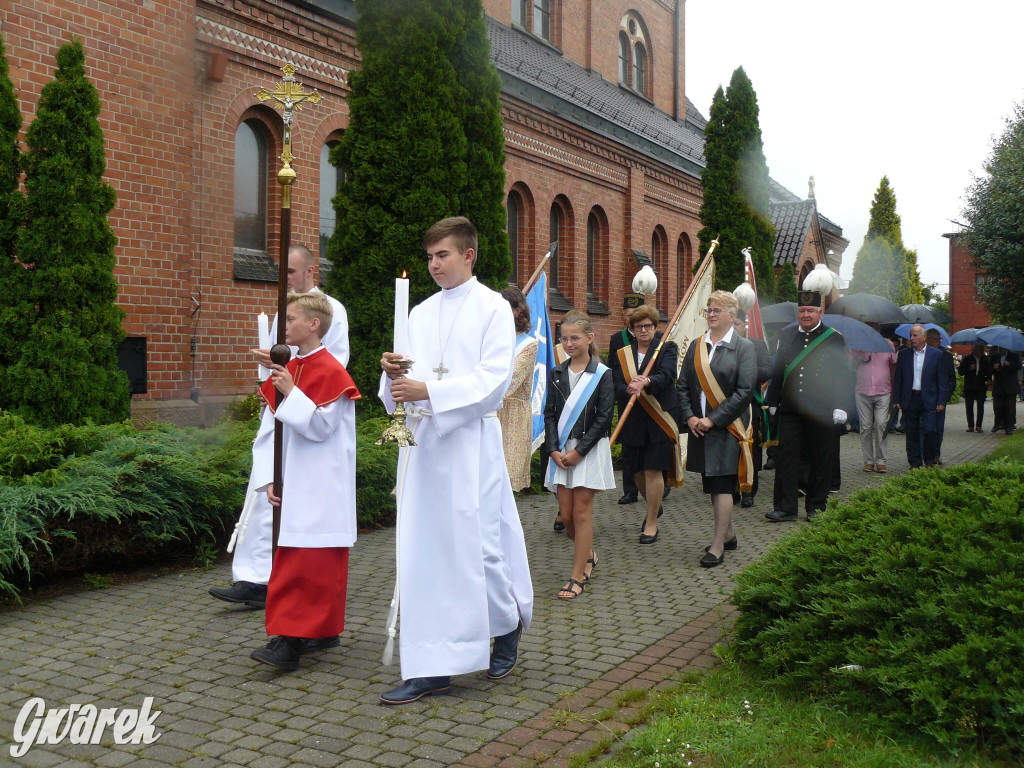 Deszczowy odpust w Bobrownikach Śląskich [FOTO]