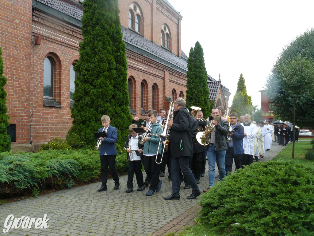 Deszczowy odpust w Bobrownikach Śląskich [FOTO]