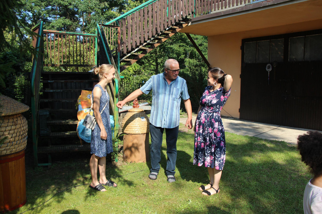 Nowe Chechło. Spotkanie pszczelarzy u mistrza pszczelarskiego [FOTO]