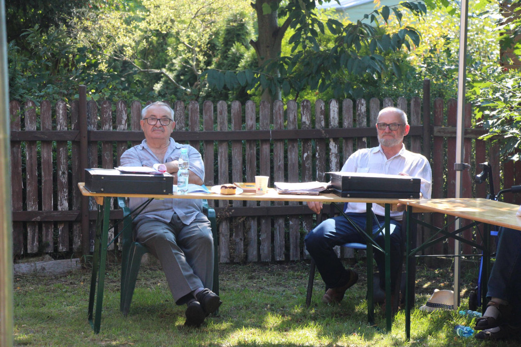 Nowe Chechło. Spotkanie pszczelarzy u mistrza pszczelarskiego [FOTO]