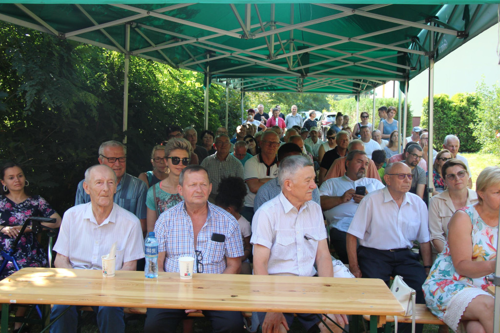 Nowe Chechło. Spotkanie pszczelarzy u mistrza pszczelarskiego [FOTO]