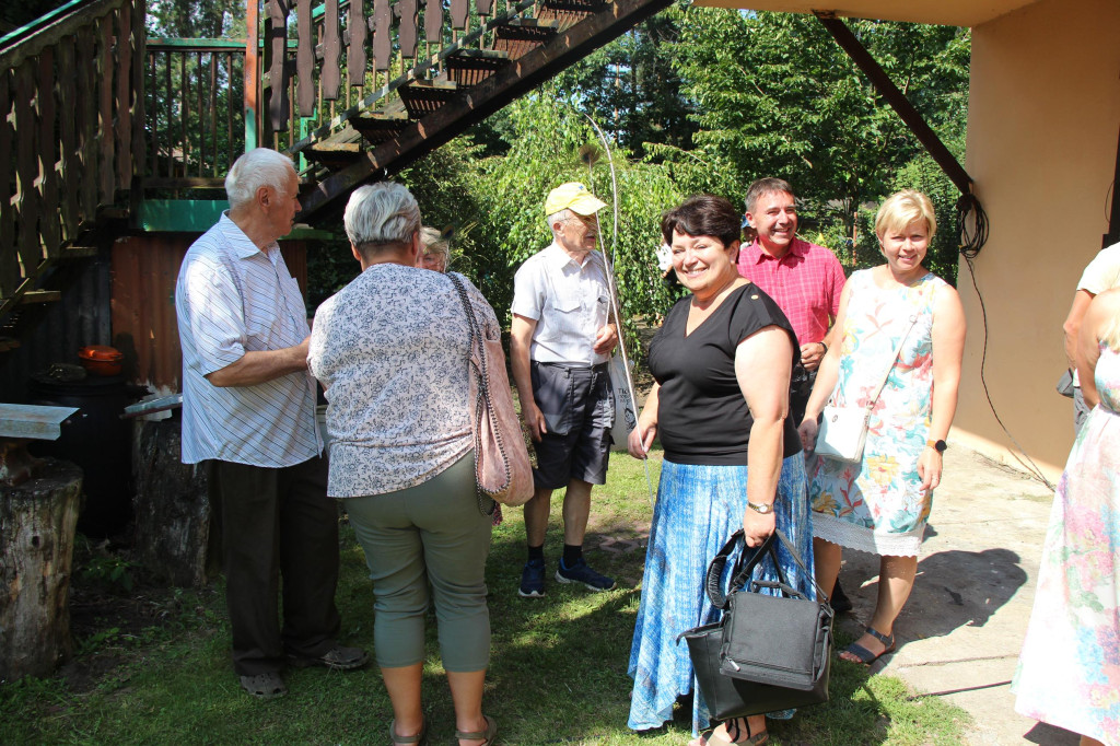 Nowe Chechło. Spotkanie pszczelarzy u mistrza pszczelarskiego [FOTO]