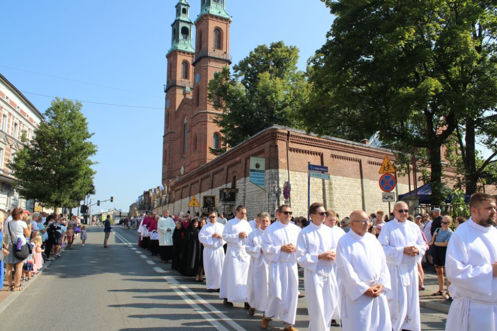 Pielgrzymka kobiet i dziewcząt do Piekar Śląskich [FOTO]