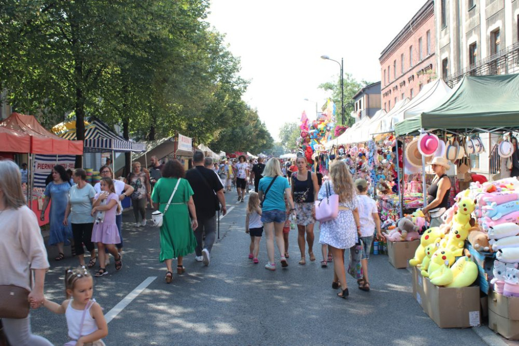 Pielgrzymka kobiet i dziewcząt do Piekar Śląskich [FOTO]