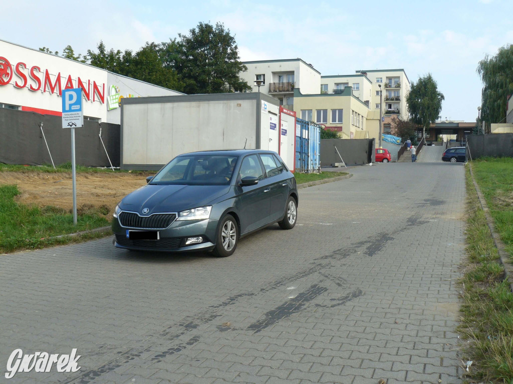 Tarnowskie Góry. Co budują na os. Przyjaźń? [FOTO]