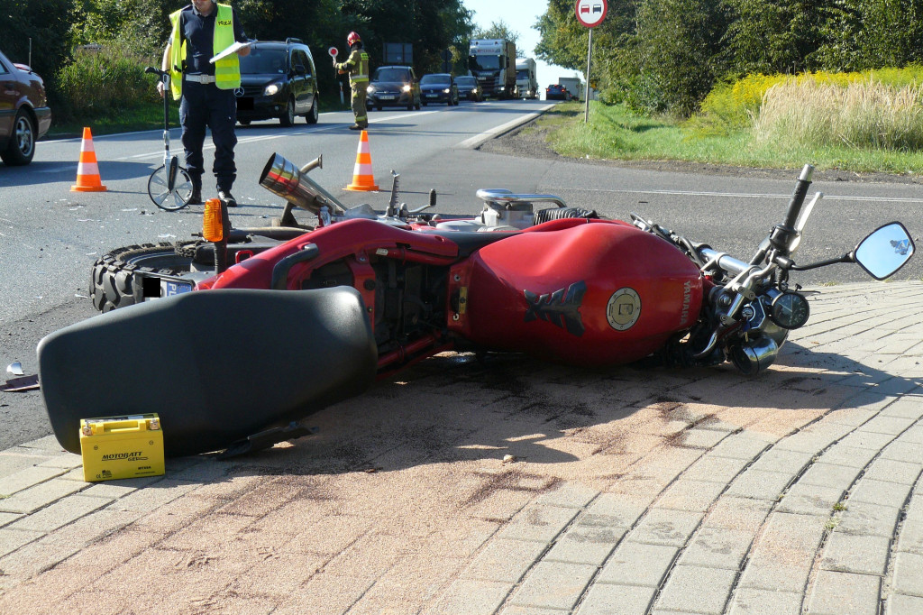 Tarnowskie Góry. Zderzenie osobówki z motocyklem