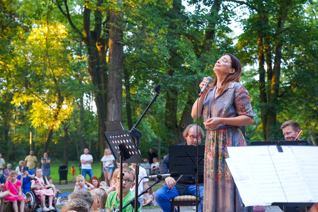 Dereszowska za nakrętki. Koncert w Pałacu w Rybnej [FOTO]