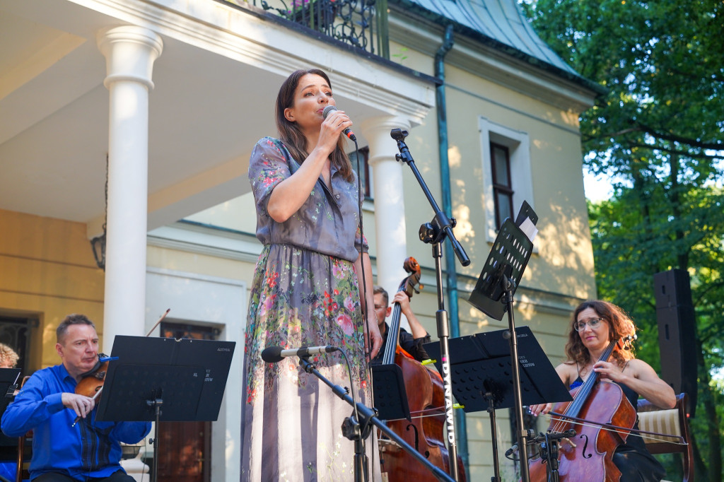 Dereszowska za nakrętki. Koncert w Pałacu w Rybnej [FOTO]