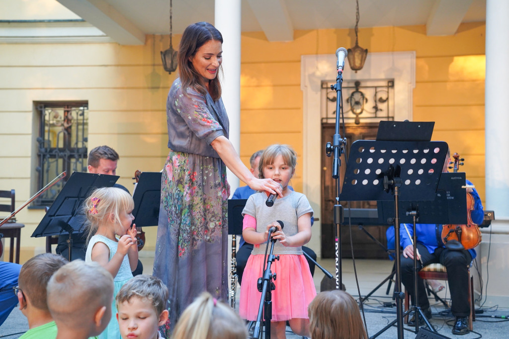 Dereszowska za nakrętki. Koncert w Pałacu w Rybnej [FOTO]