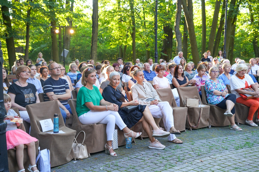 Dereszowska za nakrętki. Koncert w Pałacu w Rybnej [FOTO]