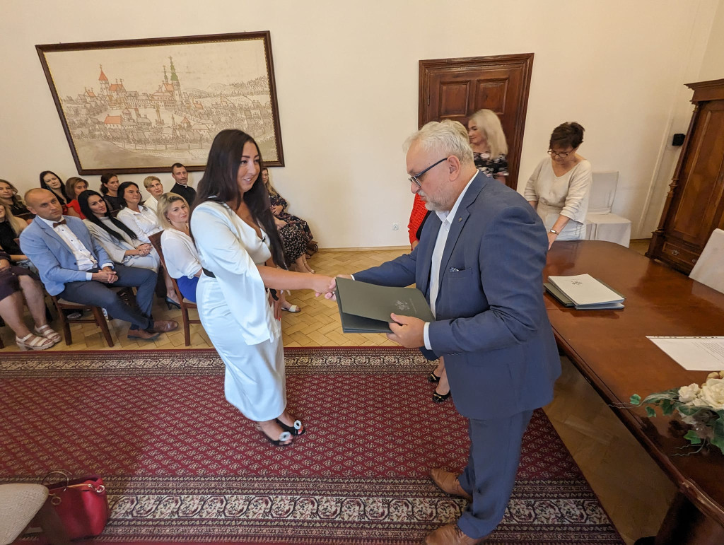 Tarnowskie Góry. Nauczyciele odebrali akty mianowania