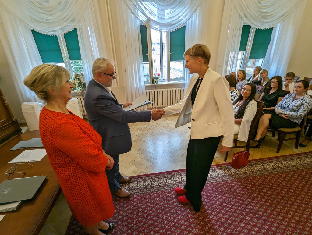 Tarnowskie Góry. Nauczyciele odebrali akty mianowania