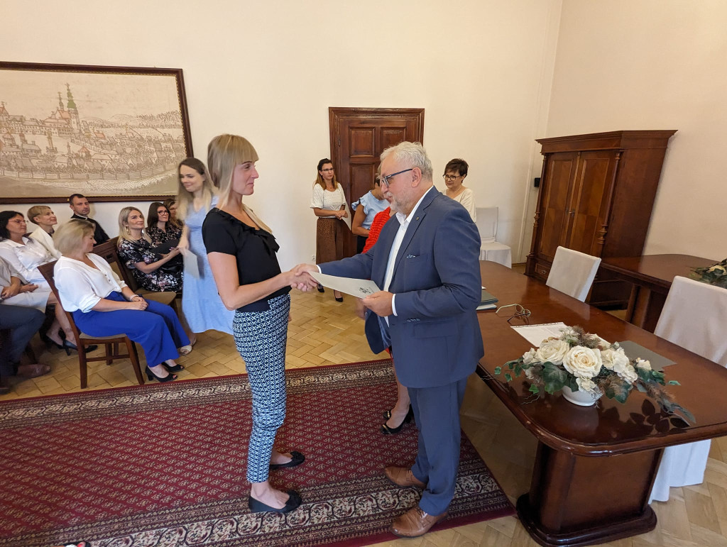 Tarnowskie Góry. Nauczyciele odebrali akty mianowania