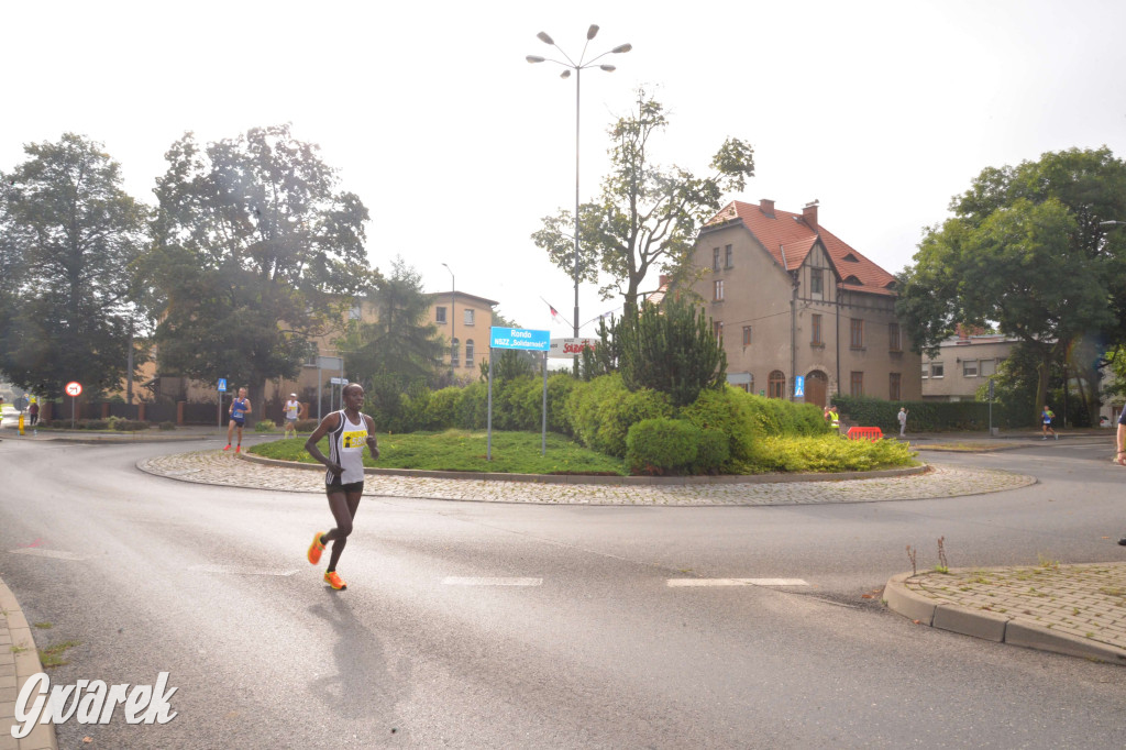 Tarnowskie Góry. Półmaraton i bieg na 10 km [FOTO]