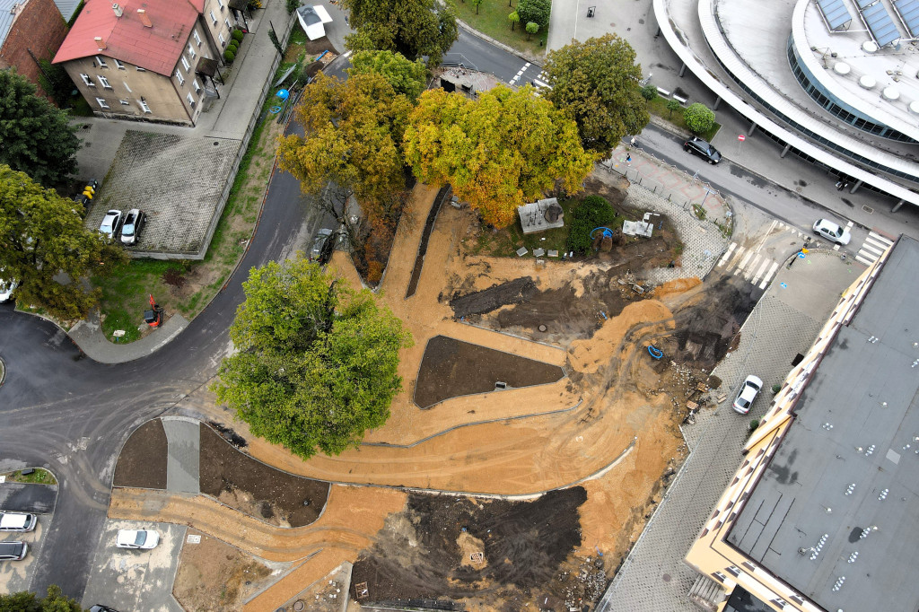 Tarnowskie Góry. Centrum przesiadkowe w budowie