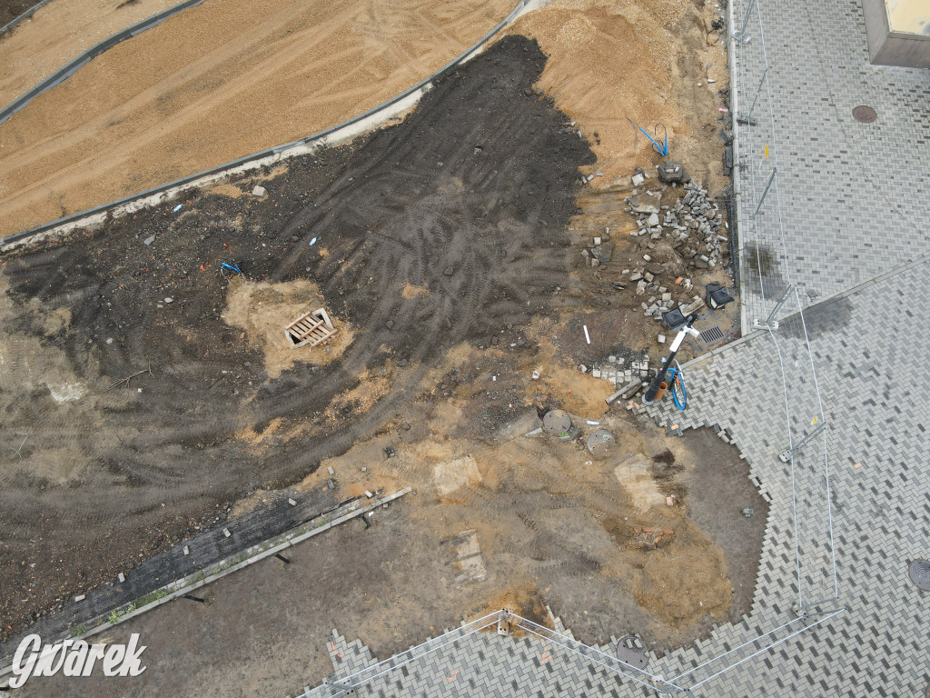 Tarnowskie Góry. Centrum przesiadkowe w budowie