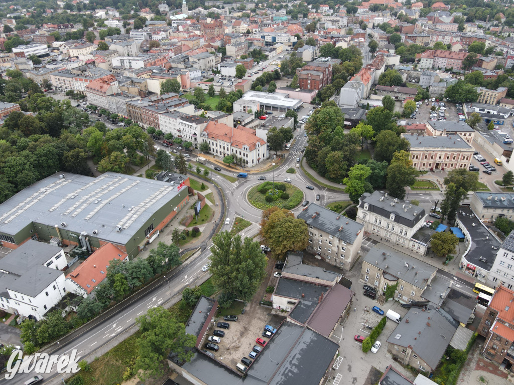 Tarnowskie Góry. Centrum przesiadkowe w budowie