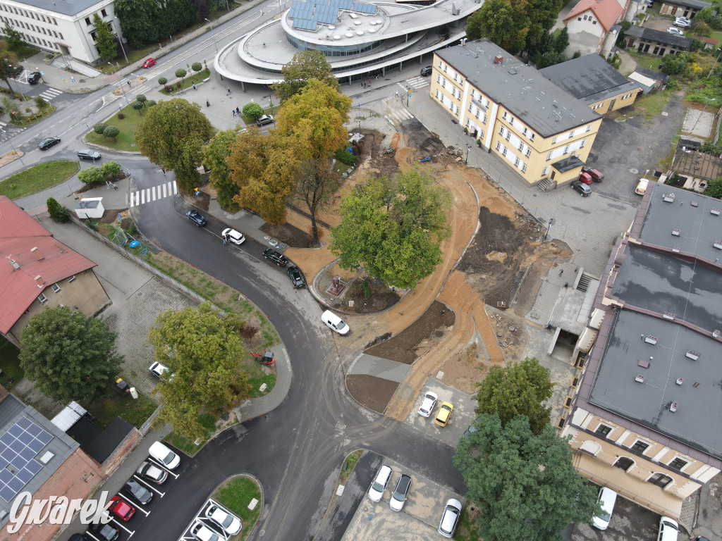 Tarnowskie Góry. Centrum przesiadkowe w budowie