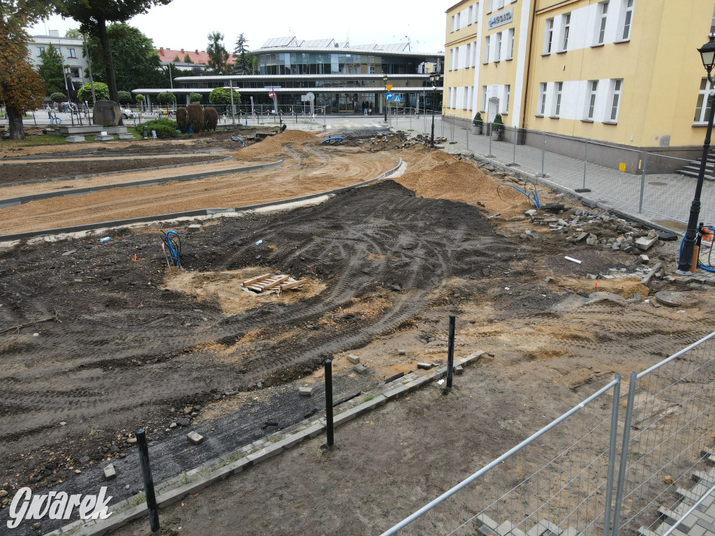 Tarnowskie Góry. Centrum przesiadkowe w budowie