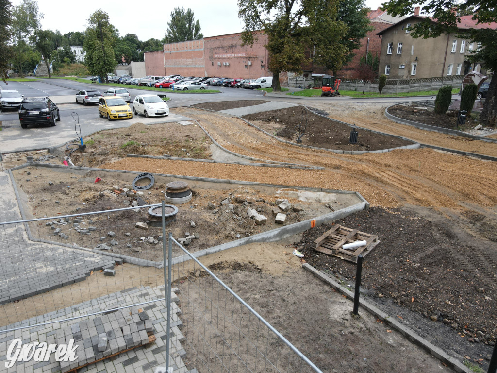Tarnowskie Góry. Centrum przesiadkowe w budowie