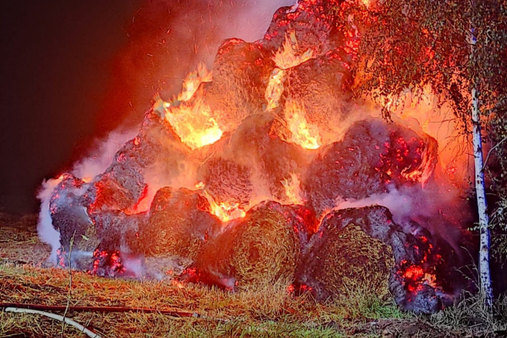 Wieszowa. Pożar stogu słomy