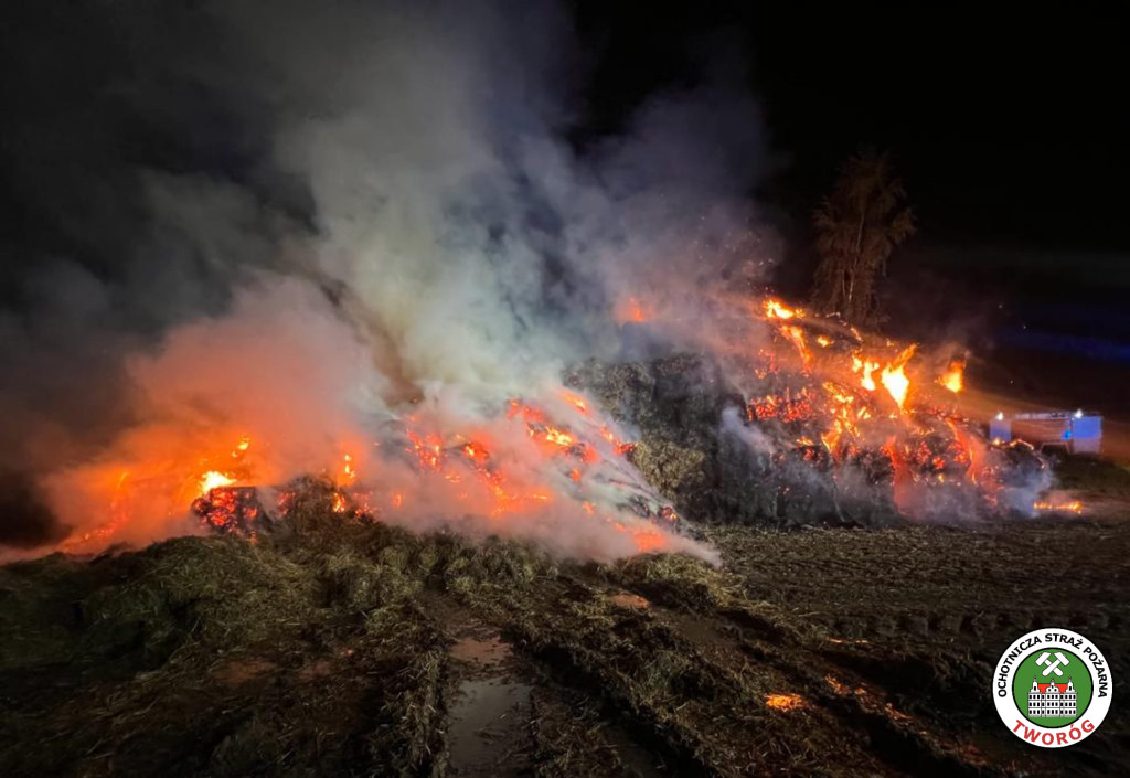 Wieszowa. Pożar stogu słomy