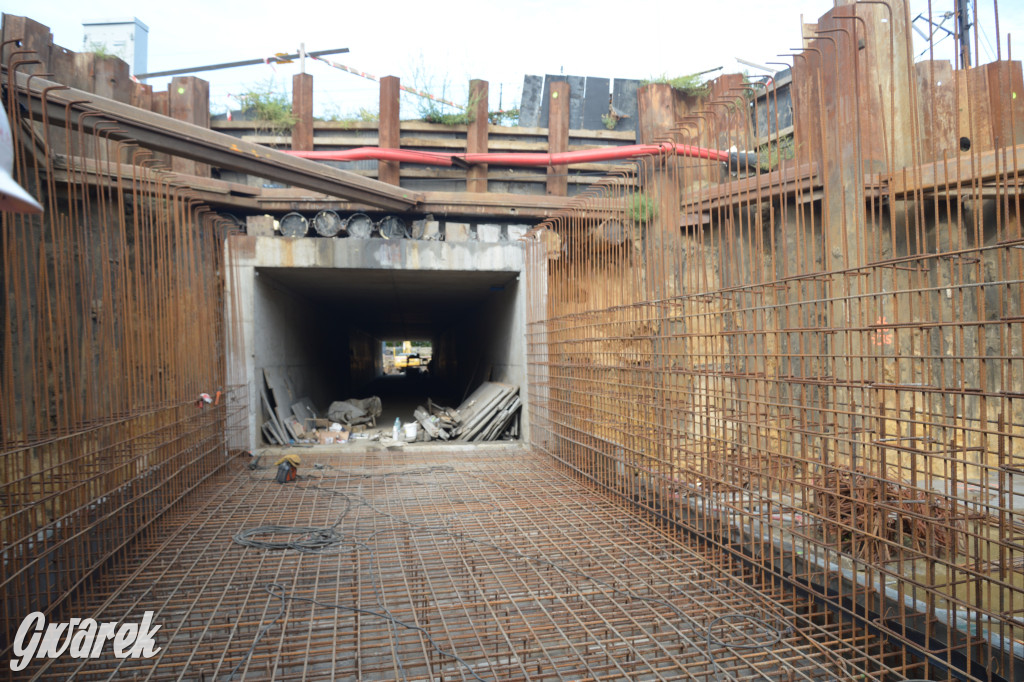 Tarnowskie Góry. Tunel  pieszo-rowerowy w budowie